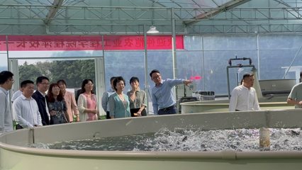 程萍校長帶隊走訪現(xiàn)代農(nóng)業(yè)企業(yè)